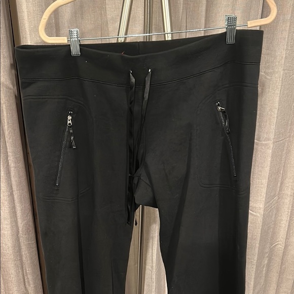 Old Navy Size 16 black women’s athletic wear /lounge pants. Super comfy. - Picture 3 of 5